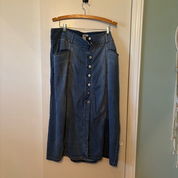 Denim Button-Front Skirt 22W - Picture 1 of 8